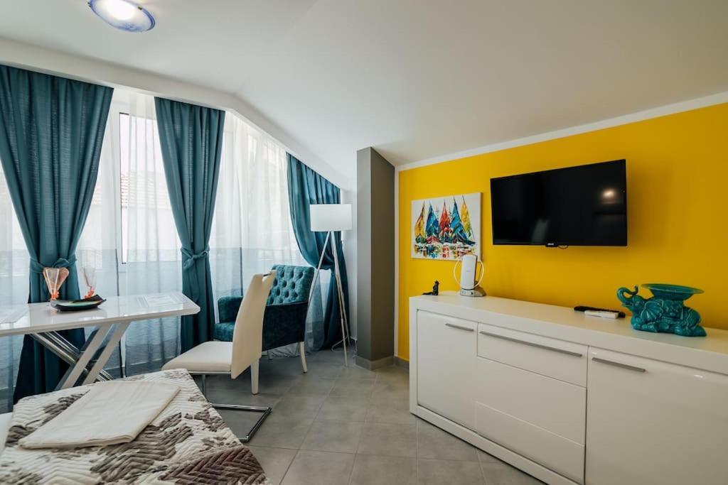 Charmy Studio Lux Appartement Herceg Novi Buitenkant foto